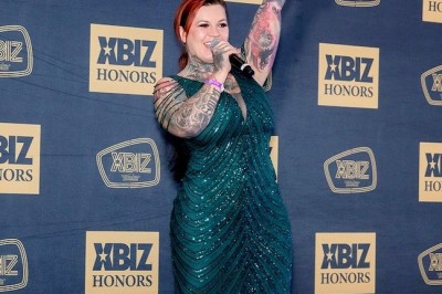 Sabien DeMonia WINS Creator Brand Ambassador of the Year at XBIZ Executive Awards