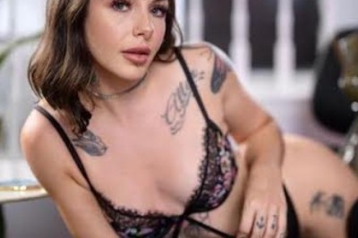 Jersey Girl Brenna McKenna Comes Home for EXXXOTICA