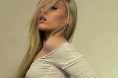 Anna Claire Clouds Makes 1st Exxxotica Appearance & Signs for The Tremor